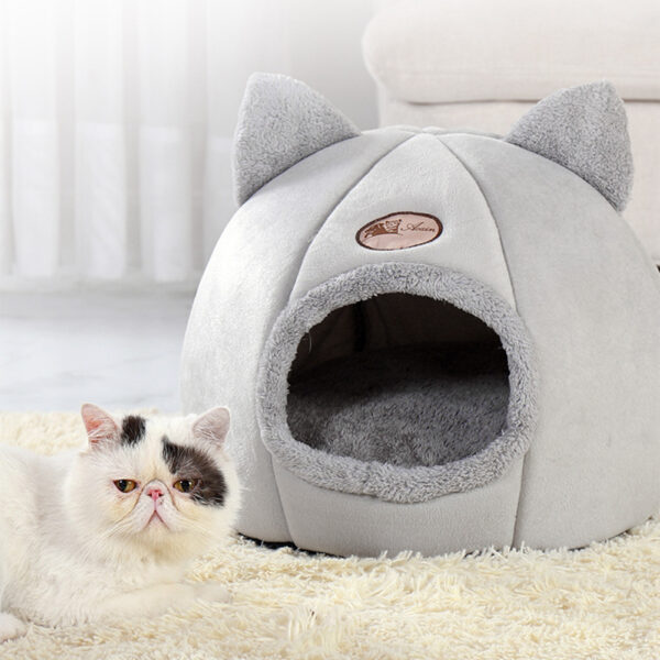 Winter Comfort Cat Bed | Cozy Cave for Cats and Small Dogs